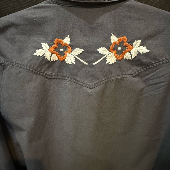 Howler Brothers Charcoal Shirt w/ Hibiscus Flowers - Floral Embroidery - MEDIUM - Picture 9 of 11